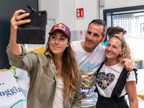 BBM Service recibe a Sofia Goggia en una velada benéfica