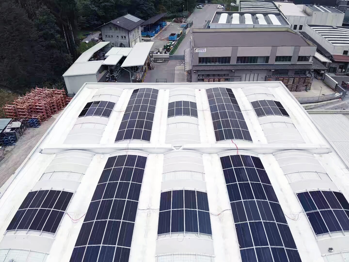 BBM is the first company to install a photovoltaic system in the industrial area of Lenna