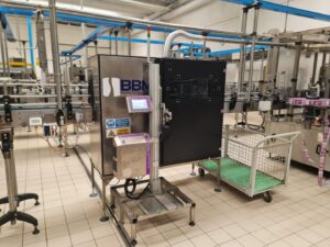 Pourquoi les protections des marqueurs laser sont-elles essentielles ? Découvrez la solution de BBM pour un travail sûr et conforme sur les lignes d'embouteillage.