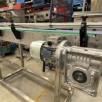 Optimisez vos lignes d’embouteillage dans le secteur Food & Beverage avec des systèmes de manutention industrielle automatisés. En savoir plus sur BBM Service