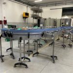 Optimisez vos lignes d’embouteillage dans le secteur Food & Beverage avec des systèmes de manutention industrielle automatisés. En savoir plus sur BBM Service