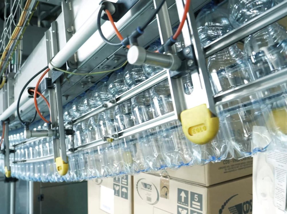 Systèmes de Manutention Industrielle pour les Lignes d’Emballage dans le Food & Beverage