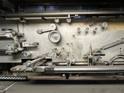 Discover the used, refurbished, and guaranteed SMI MAB handle applicator. Designed to apply pre-cut paper handles to PET bottle packs, with a capacity of up to 21,600 bph.