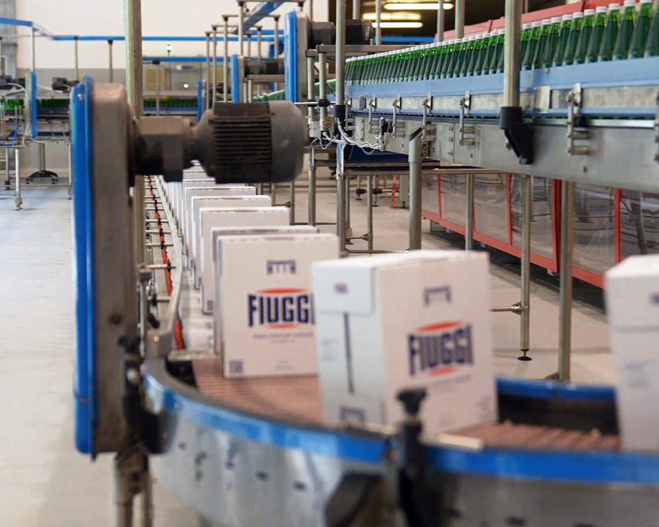 Discover how BBM Packaging created two hybrid bottling lines for Acqua Fiuggi, combining innovation, sustainability, and high efficiency in a project that enhances both the history and the future of an Italian excellence.