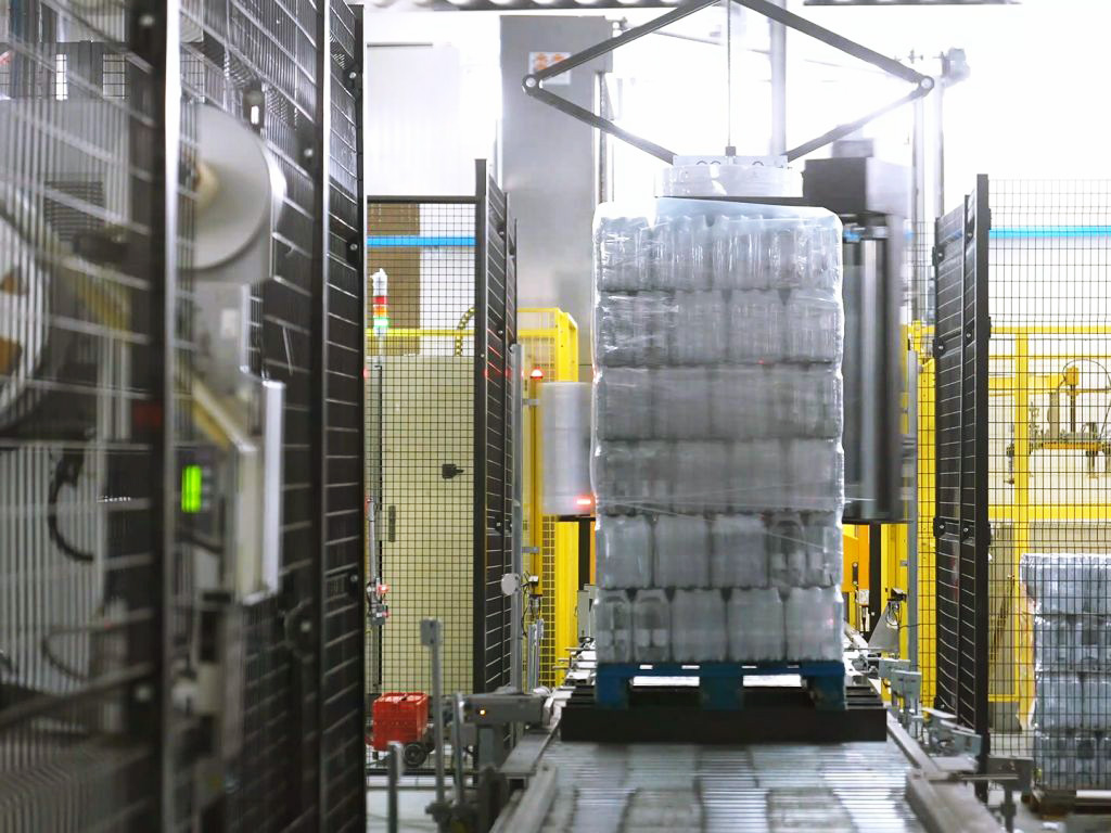 BBM Packaging a fourni deux lignes d’embouteillage hybrides pour Acqua Fiuggi : regardez la vidéo de l’installation des lignes PET et verre