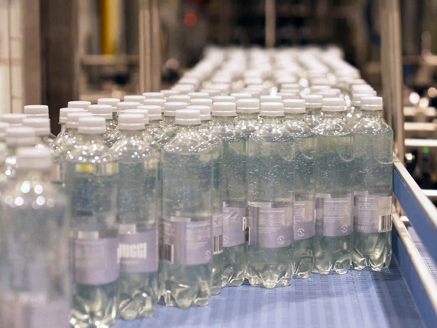 Scopri come BBM Packaging ha realizzato due linee di imbottigliamento ibride per Acqua Fiuggi, unendo innovazione, sostenibilità e alta efficienza in un progetto che valorizza la storia e il futuro di un’eccellenza italiana.