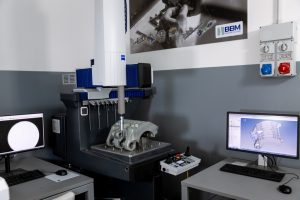 BBM offre ricambi compatibili per macchine di imbottigliamento e confezionamento SIDEL, KRONES e molti altri brand, garantiti da controlli qualità e sala metrologica all’avanguardia.
