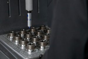 BBM ofrece repuestos compatibles para máquinas de embotellado, garantizados por controles de calidad y una sala metrológica de vanguardia.