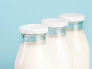 Cómo elegir la línea de embotellado de leche entre nueva, usada y renovada. Lea la guía y optimice su producción de leche
