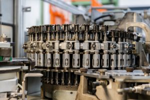 Find out what an isobaric bottling machine is, when to use it and how much it costs. Complete guide to choosing the right solution.