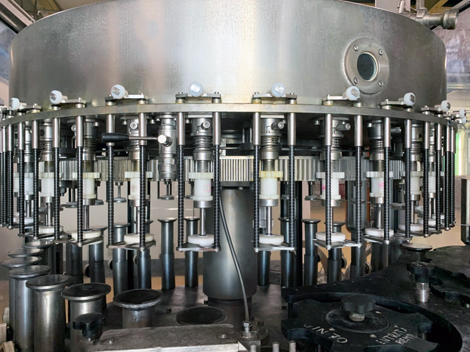 Riempitrice Cobert isobarica per l'imbottigliamento di vino, birra, bevande alcoliche e gassate